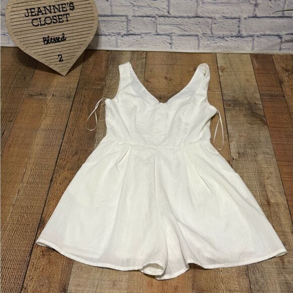 Mi Ami Francesca’s Carolina Linen Romper Sz Medium NWT - Picture 11 of 14